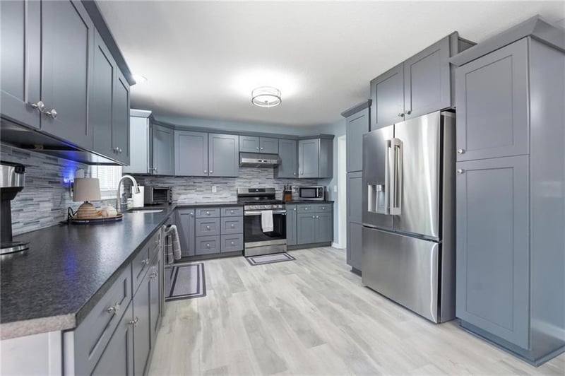 1605 69th Ter, Gladstone, MO 64118
