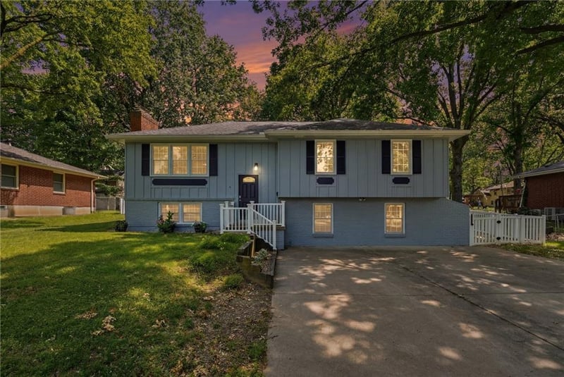 1605 69th Ter, Gladstone, MO 64118