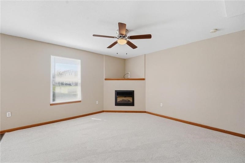 1631 Garrett Dr, Blue Springs, MO 64015