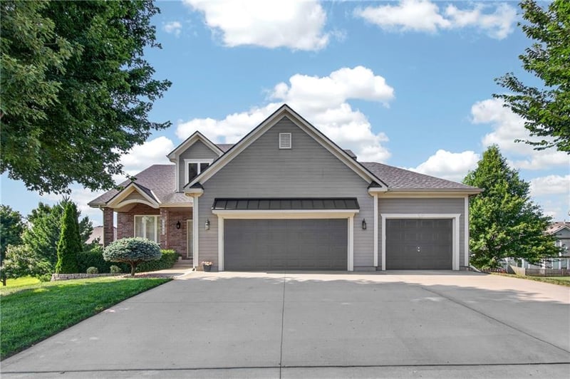 12203 Canna Ct, Peculiar, MO 64078