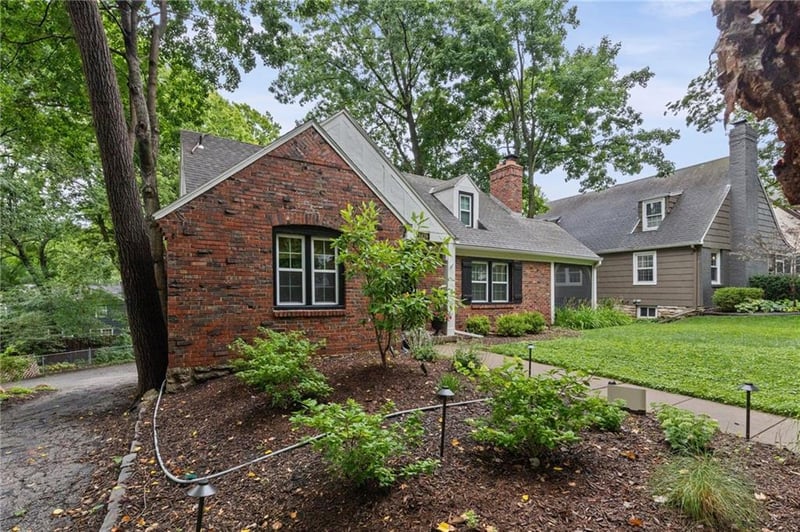6839 Locust St, Kansas City, MO 64131