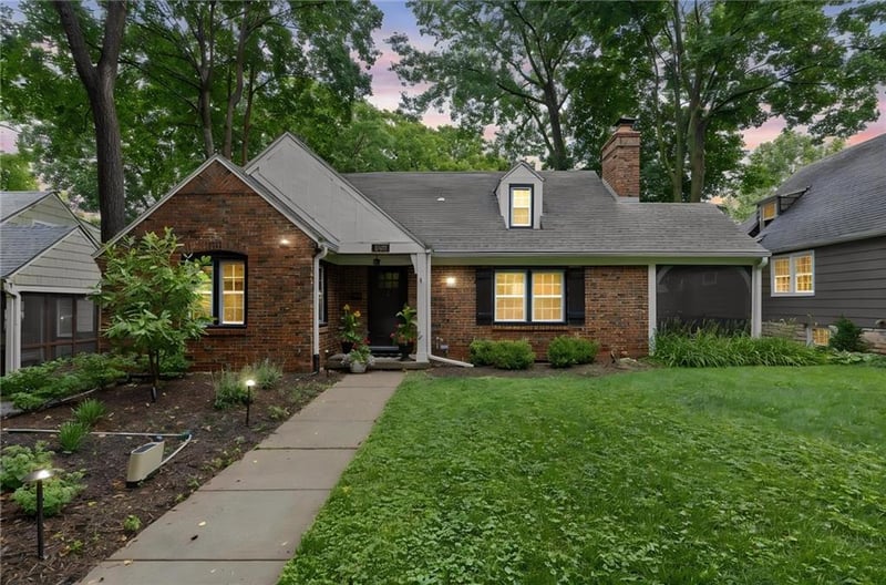 6839 Locust St, Kansas City, MO 64131