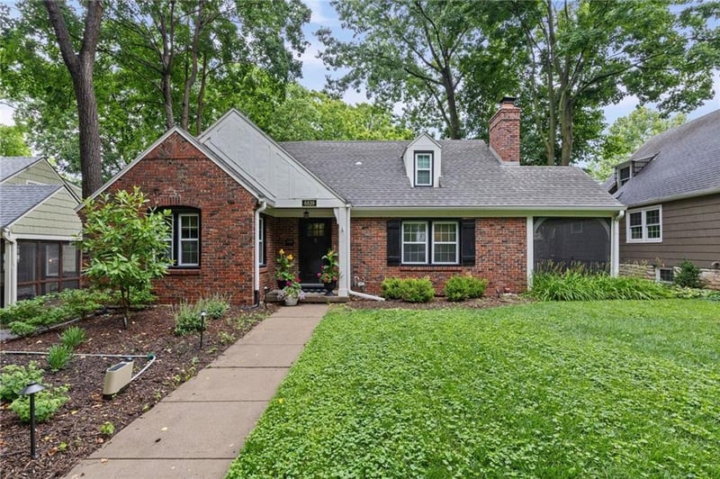6839 Locust St, Kansas City, MO 64131