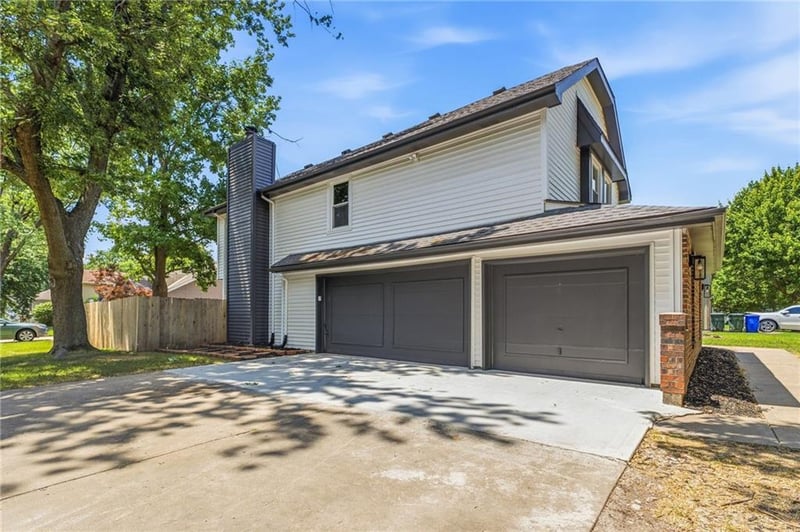 15529 146th St, Olathe, KS 66062