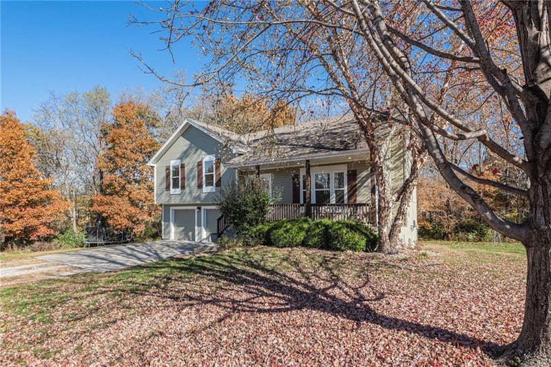 5871 Walnut Cv, Trimble, MO 64492
