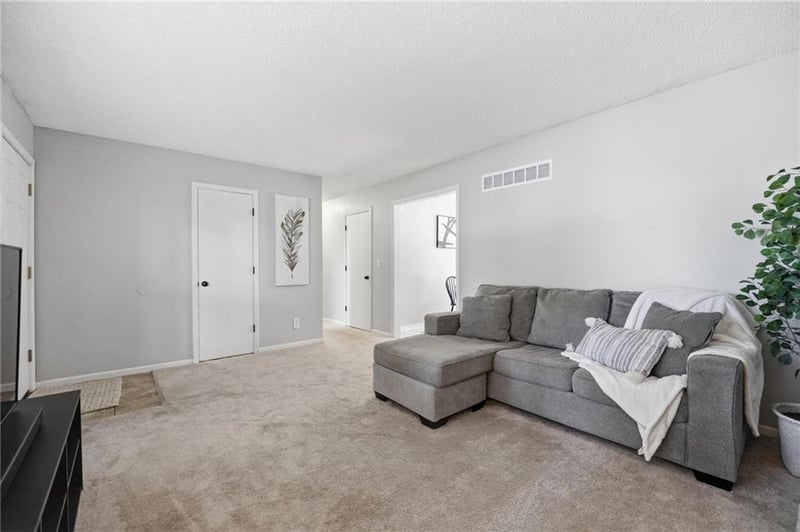 11411 N Walnut St, Kansas City, MO 64155