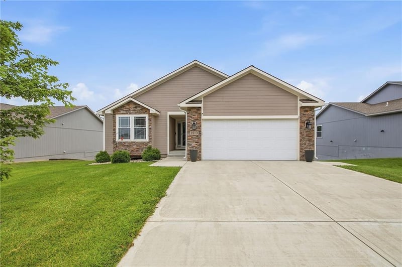 1819 Keenan St, Independence, MO 64058