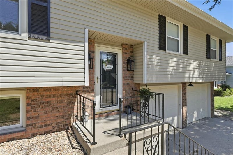 2309 17th St, Leavenworth, KS 66048