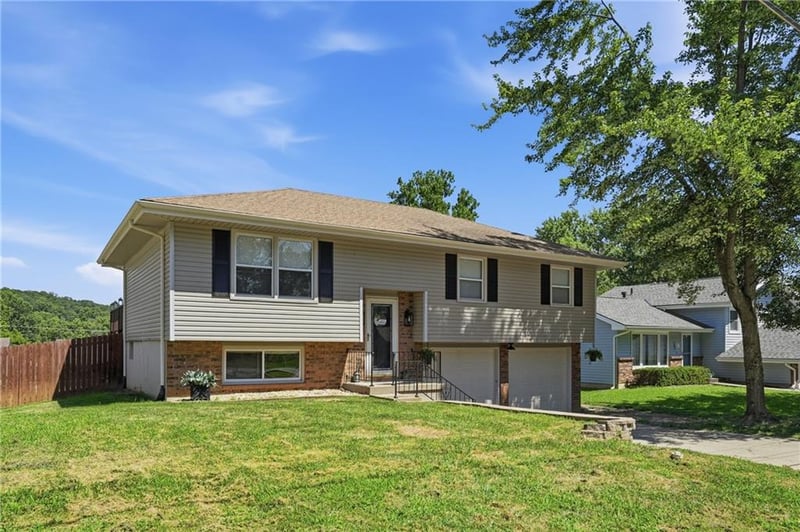 2309 17th St, Leavenworth, KS 66048