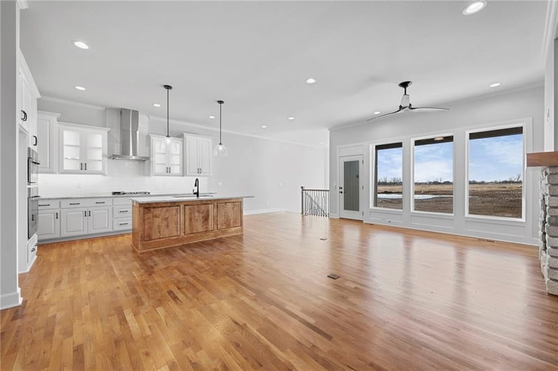 14655 Amanda Ln, Basehor, KS 66007