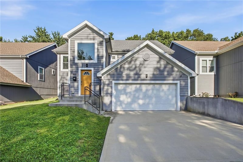 9110 Grand Ave, Kansas City, MO 64114
