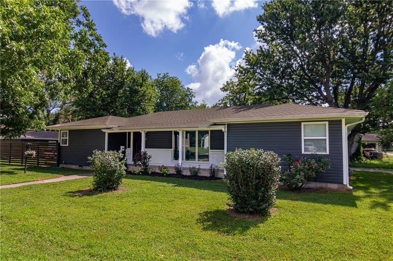 303 Jefferson St, Frontenac, KS 66763