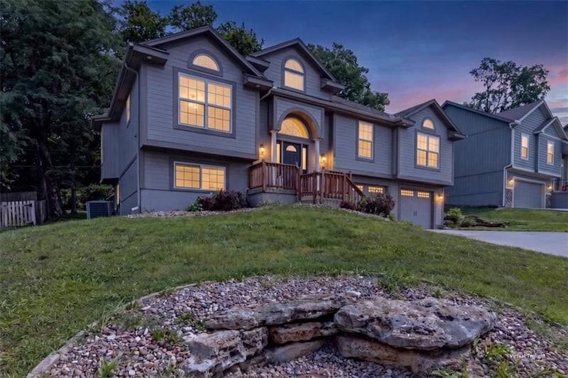 414 Fairway Rd, Belton, MO 64012