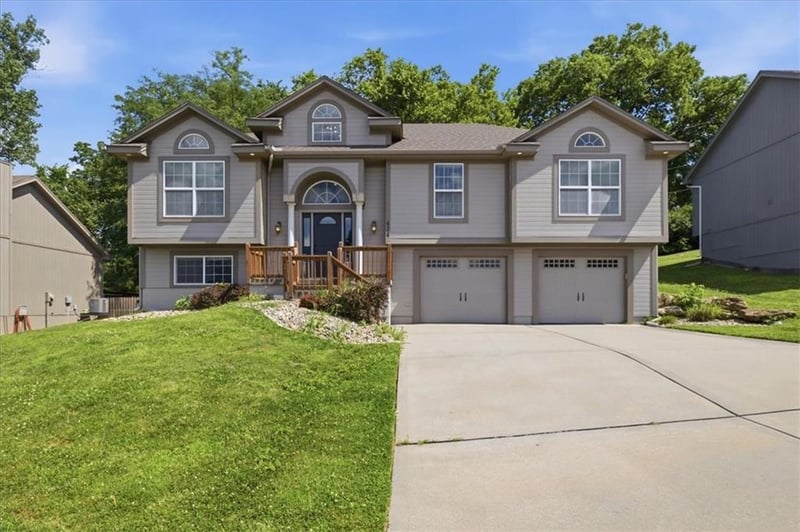 414 Fairway Rd, Belton, MO 64012