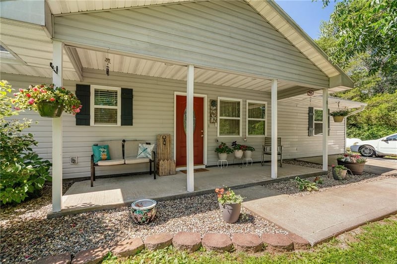 15562 Kaw Rapids Rd, Nevada, MO 64772