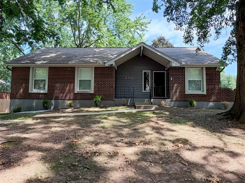 201 Princeton Pl, Blue Springs, MO 64014