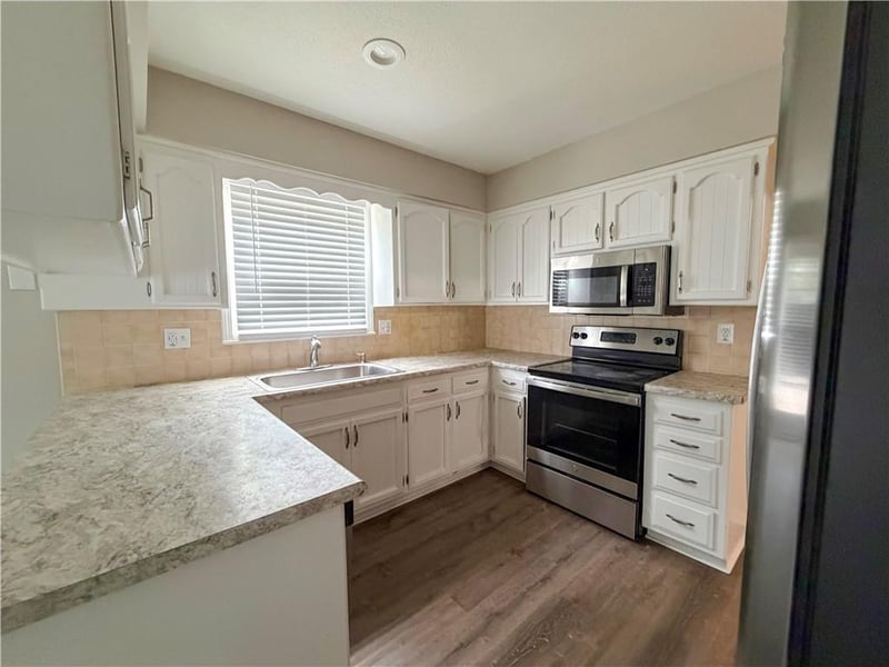 201 Princeton Pl, Blue Springs, MO 64014