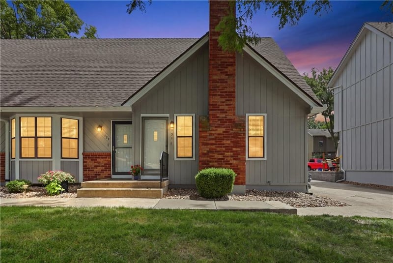 131 Donovan Rd, Lee's Summit, MO 64063