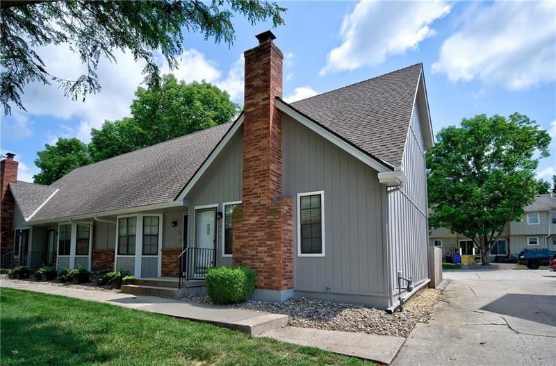 131 SW Donovan Rd, Lee's Summit, MO 64063
