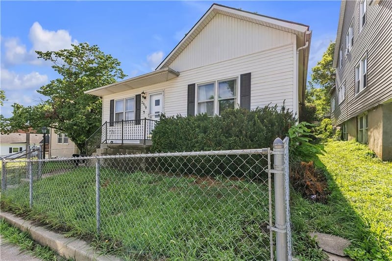 2918 9th St, St Joseph, MO 64505