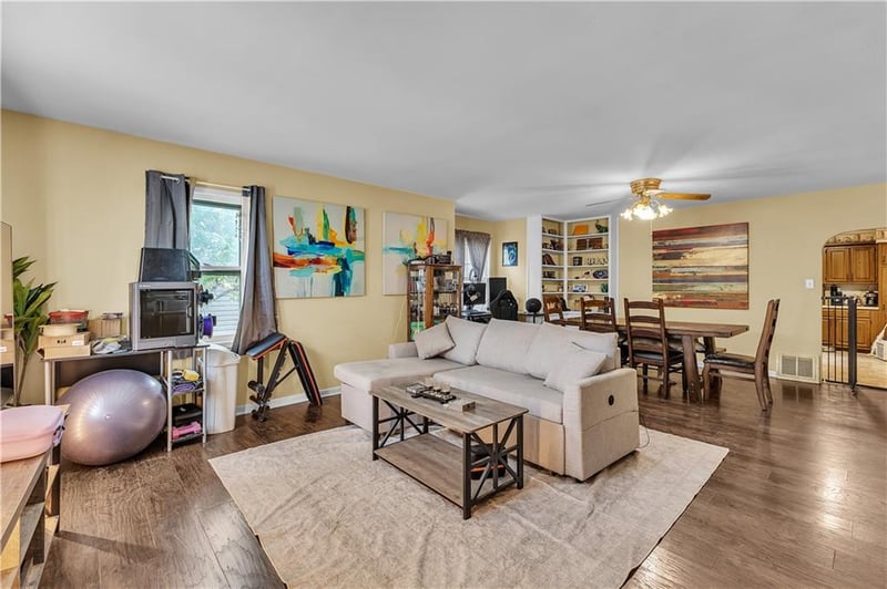 2918 9th St, St Joseph, MO 64505
