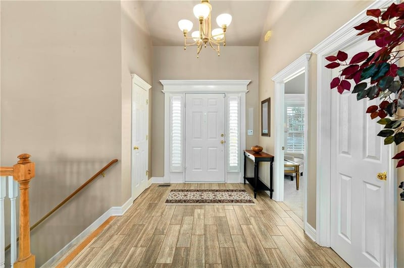 537 Topaz Dr, Lee's Summit, MO 64086