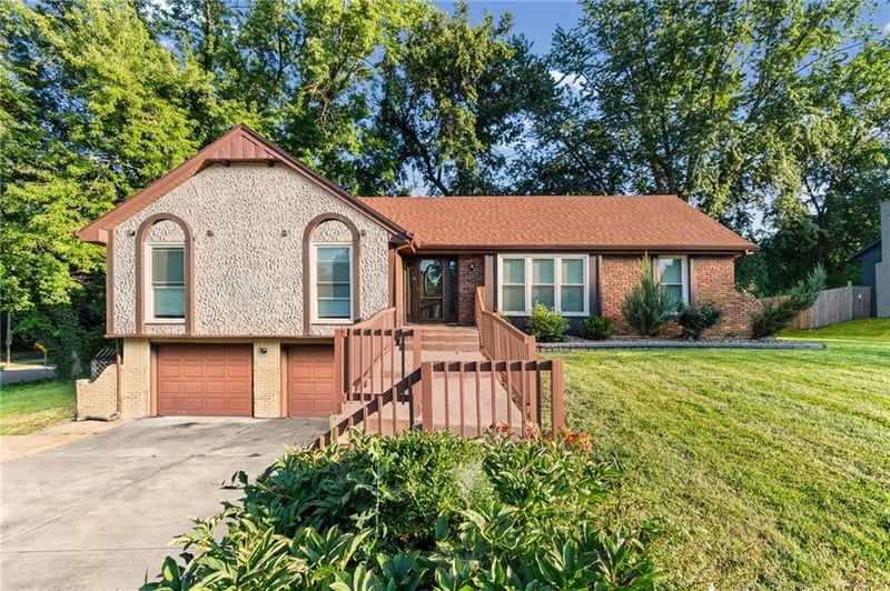 403 Kingsley Ave, Liberty, MO 64068