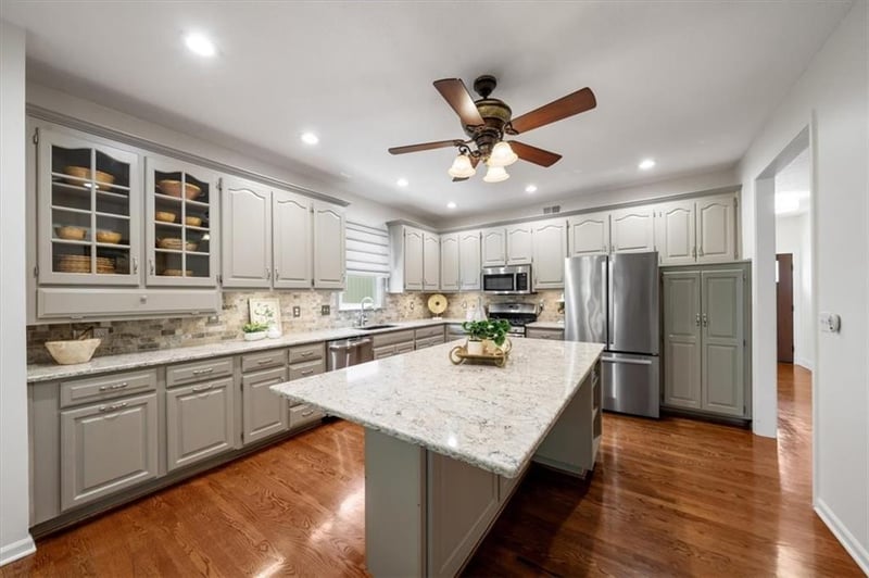 11208 117th St, Overland Park, KS 66210