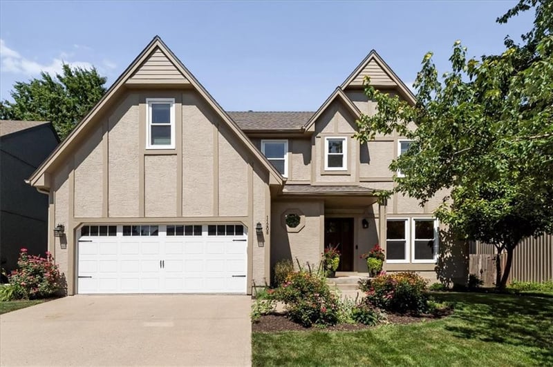 11208 117th St, Overland Park, KS 66210