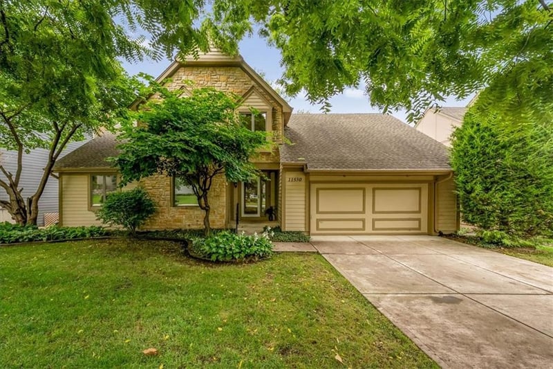 11530 Carter St, Overland Park, KS 66210