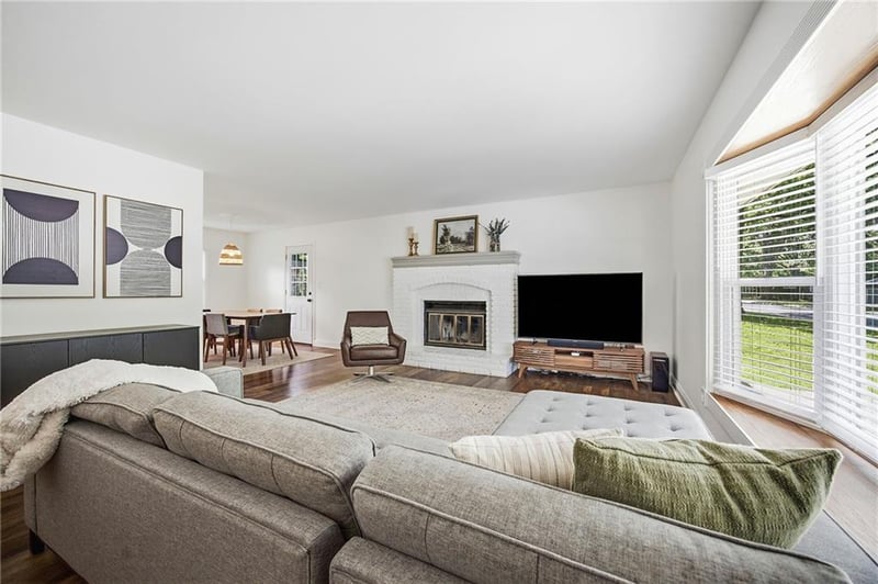 6101 76th St, Prairie Village, KS 66208