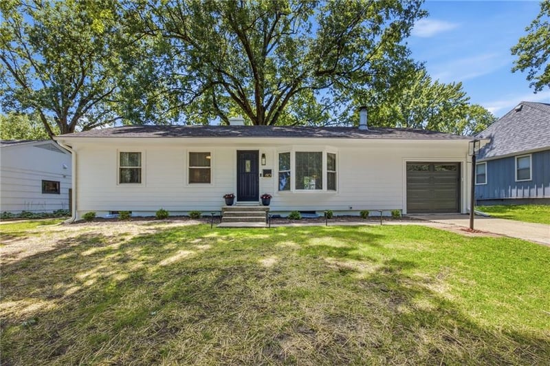 6101 76th St, Prairie Village, KS 66208