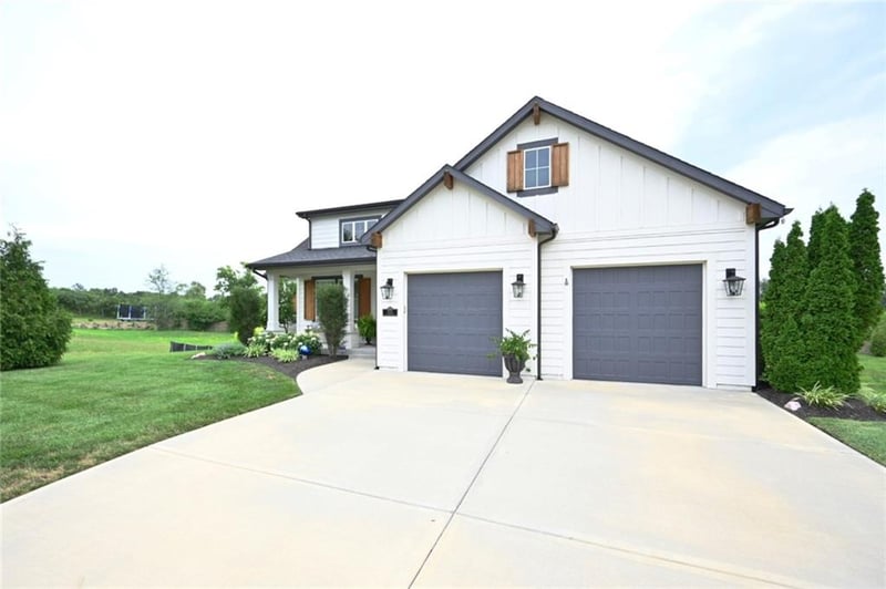 7035 Ewing Ave, Kansas City, MO 64119