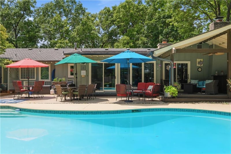 5204 W 83rd Ter, Prairie Village, KS 66207