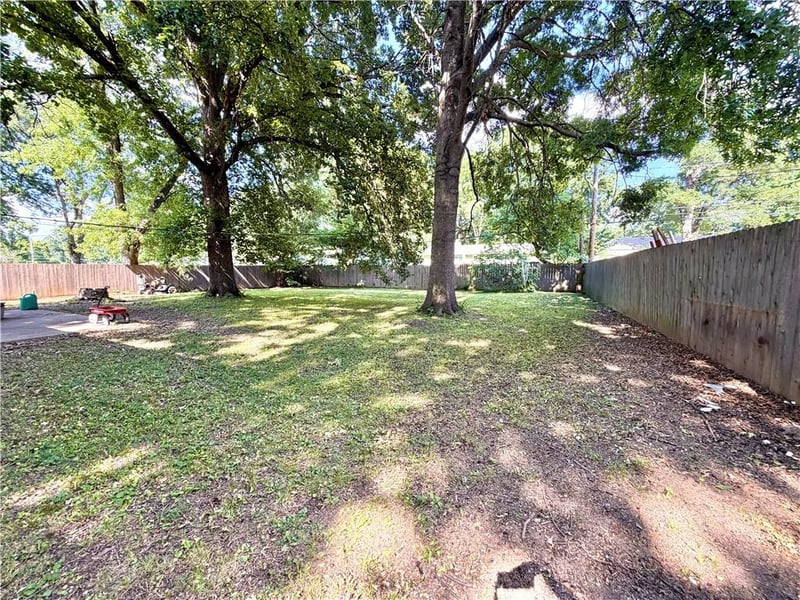 8747 Larsen St, Overland Park, KS 66214