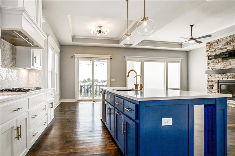 613 Brummel Rd, Lee's Summit, MO 64081