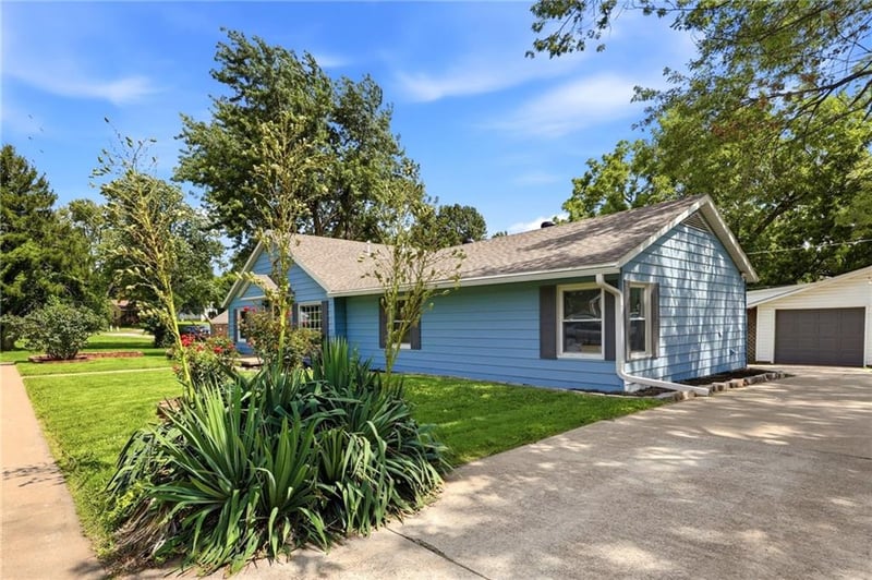 1620 10th St, Sedalia, MO 65301