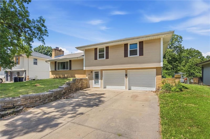 5614 Tullis Ave, Kansas City, MO 64119