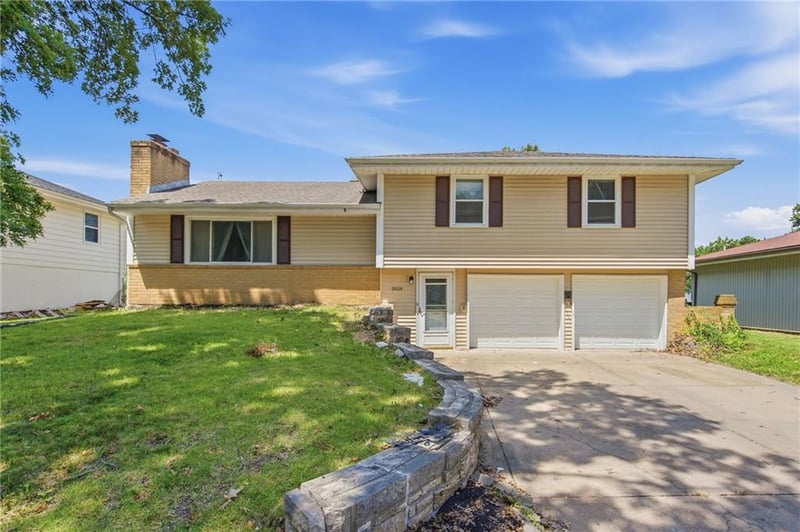 5614 Tullis Ave, Kansas City, MO 64119