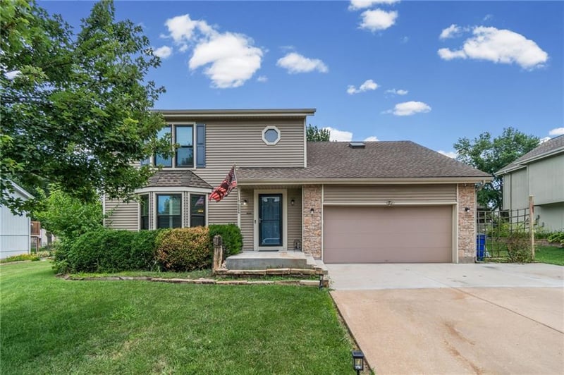 224 Chambery Dr, Olathe, KS 66061