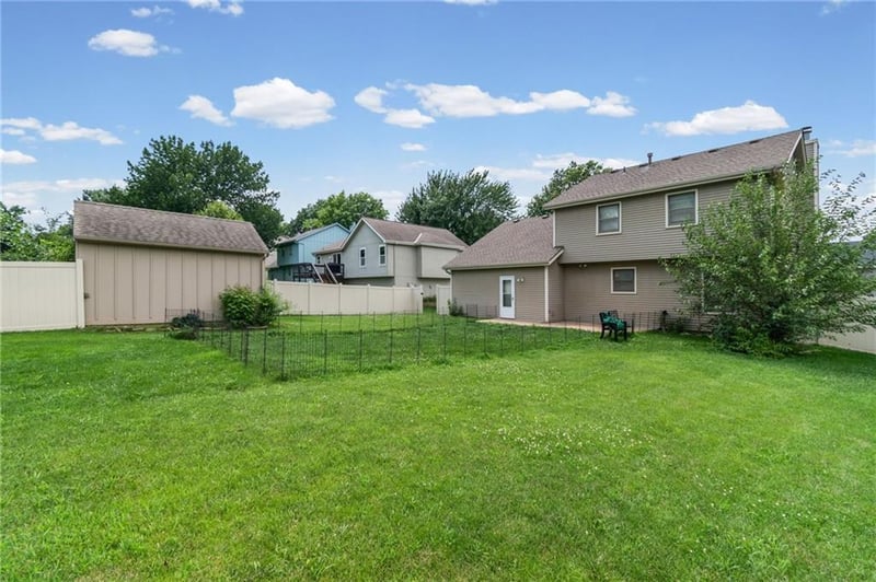 224 Chambery Dr, Olathe, KS 66061