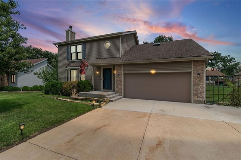 224 Chambery Dr, Olathe, KS 66061