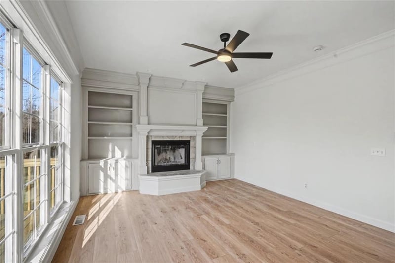 121 Hillside Dr, Baldwin City, KS 66006