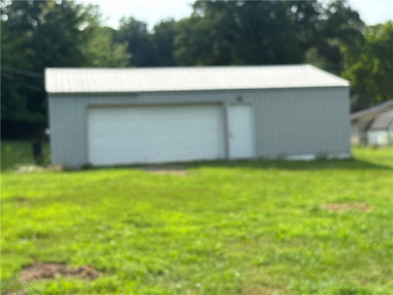 3813 Ayrlawn Dr, St Joseph, MO 64503