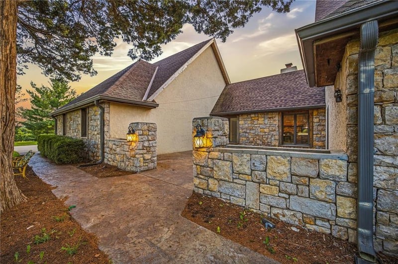 24960 Metcalf Rd, Louisburg, KS 66053