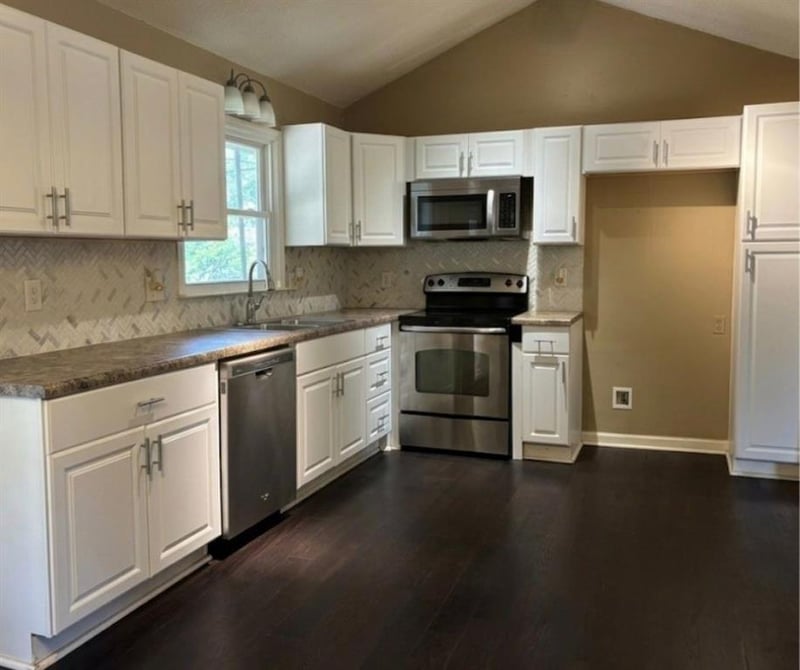 6704 129th St, Grandview, MO 64030