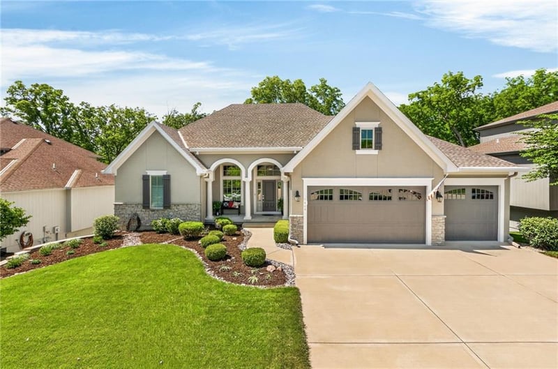 9404 93rd Ter, Kansas City, MO 64157