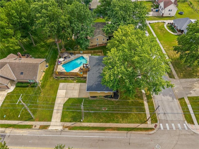 7511 Brooklyn Ave, Gladstone, MO 64118