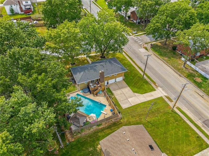 7511 Brooklyn Ave, Gladstone, MO 64118