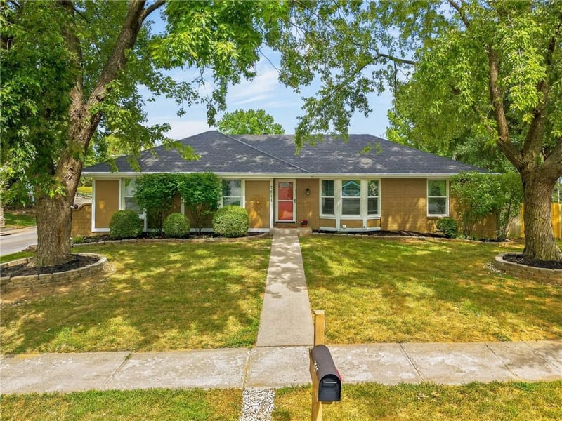 7511 Brooklyn Ave, Gladstone, MO 64118